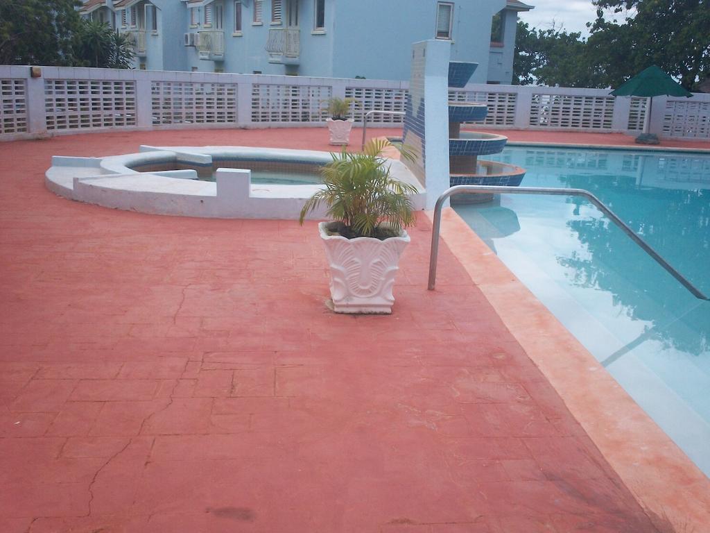 Point Village, Negril, Jamaica Εξωτερικό φωτογραφία